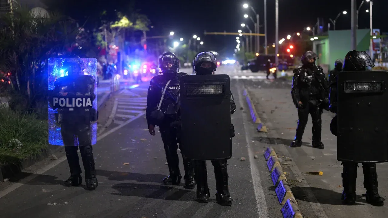 Decreto sobre protesta social abre debate en el Senado colombiano