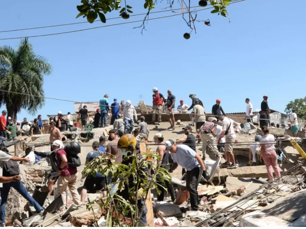 El Gobierno emite 11 decretos de emergencia tras el terremoto y crea el Fondo Milagro