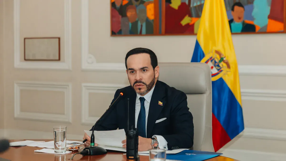El 54 % de los colombianos tiene una imagen positiva de Abelardo De la Espriella, según encuesta de AtlasIntel