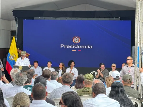 Presidente Espriella reconoce que la Gobernación del Valle ha asumido el 70% de la reconstrucción