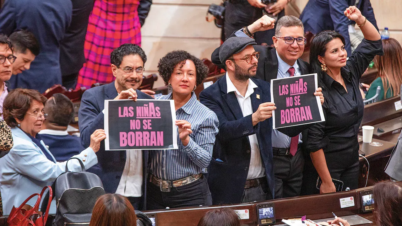 Oposición critica a De La Espriella por gestiones que no hizo Petro