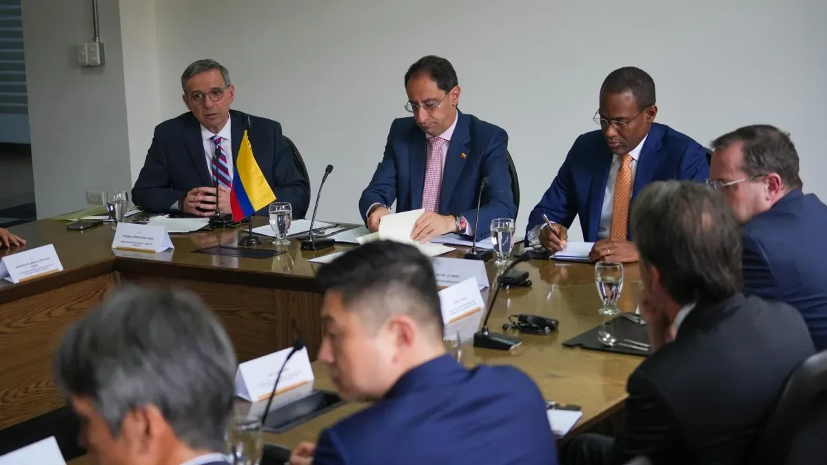 El compromiso fiscal del Gobierno choca con el costo de mantener los combustibles