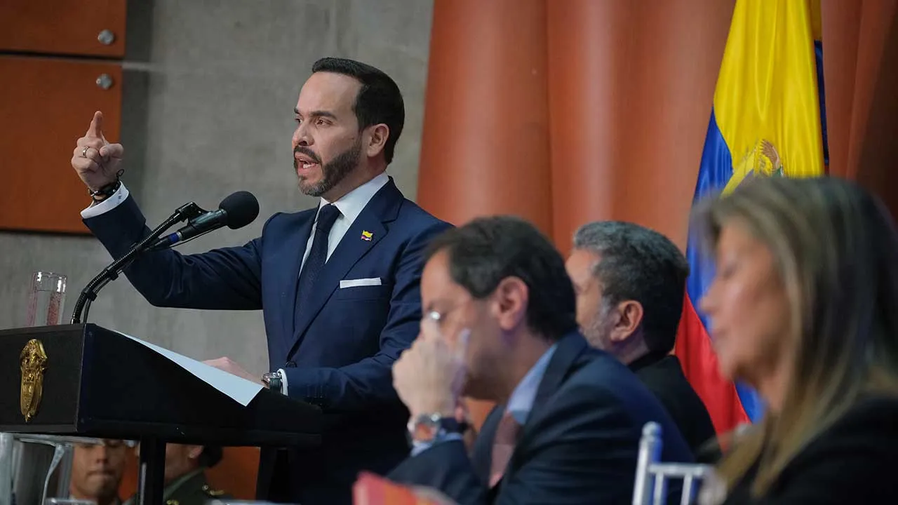 Presidente De La Espriella advierte que el déficit fiscal alcanza el 7,8% del PIB