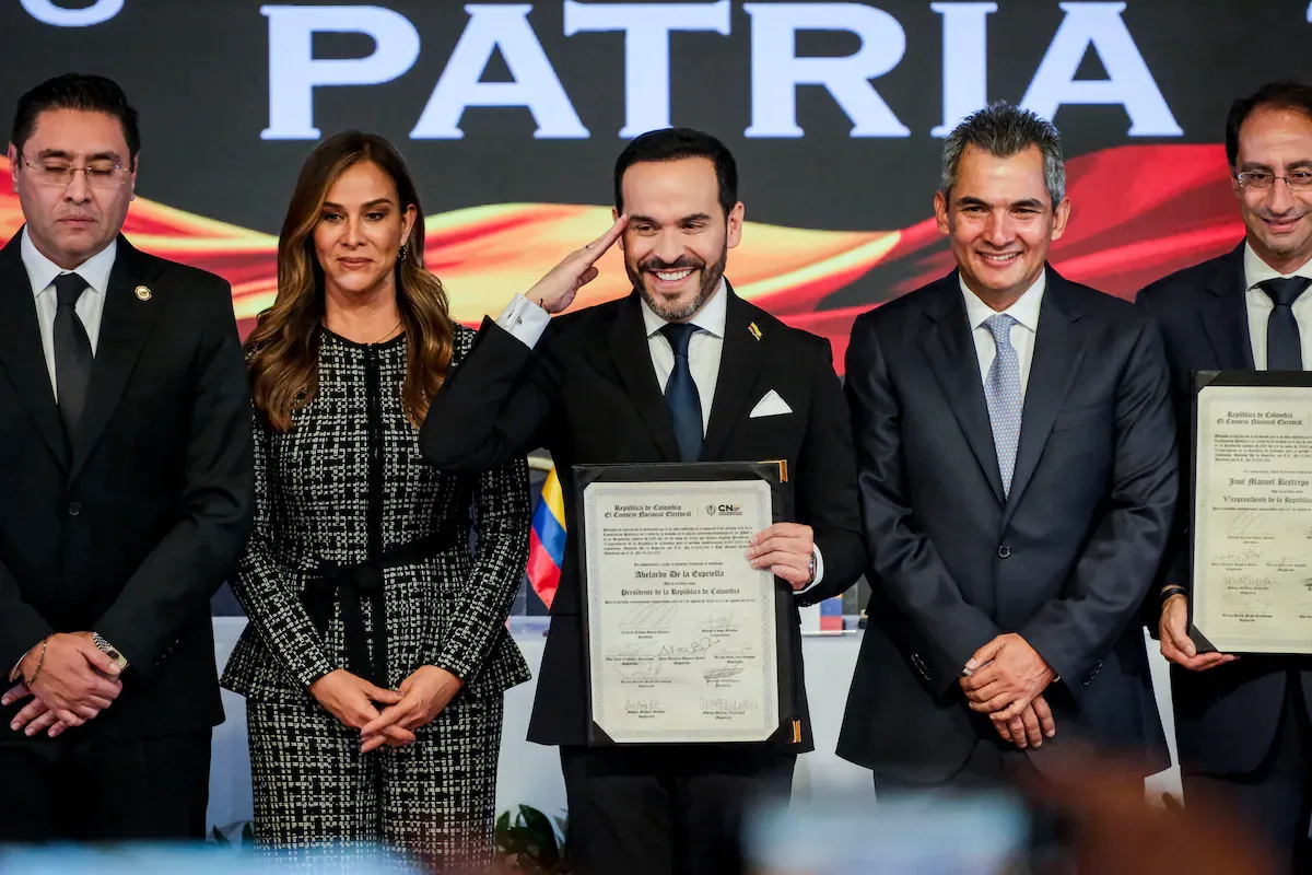 El empalme entre Petro y De la Espriella arranca con tensiones menores en el inicio de la transición