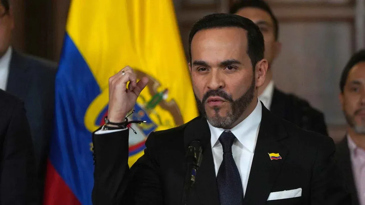 Presidente De la Espriella confirma captura de diez disidentes de las Farc e incautación de explosivos y armas