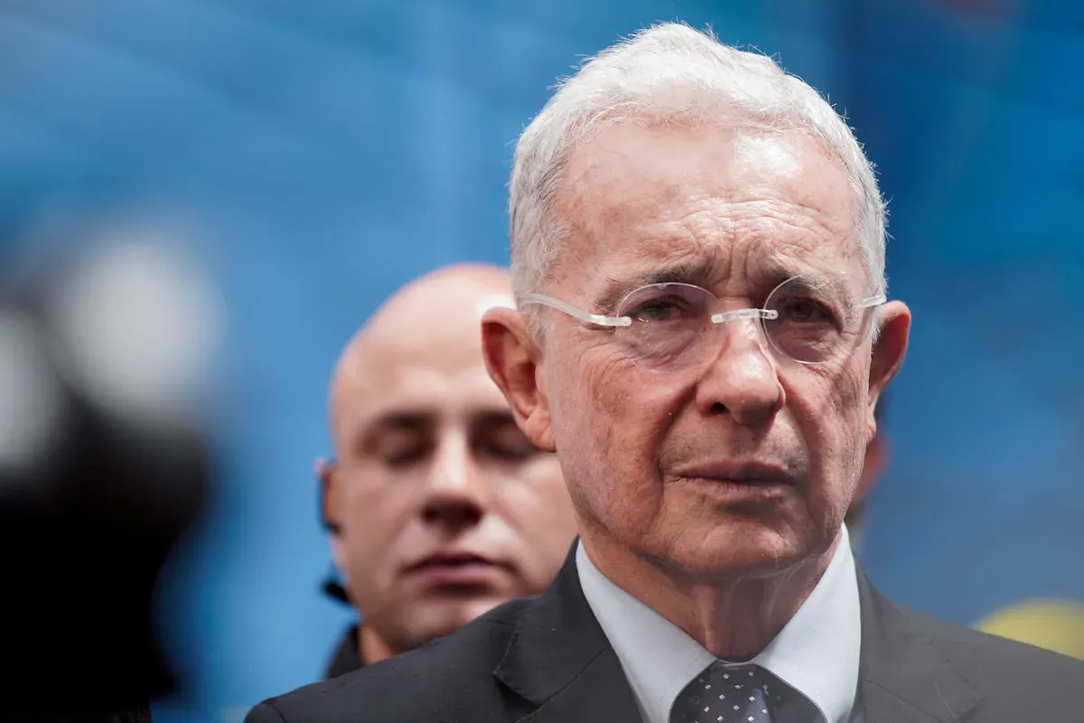 Uribe le envía una advertencia política a Abelardo de la Espriella en plena disputa por el Congreso
