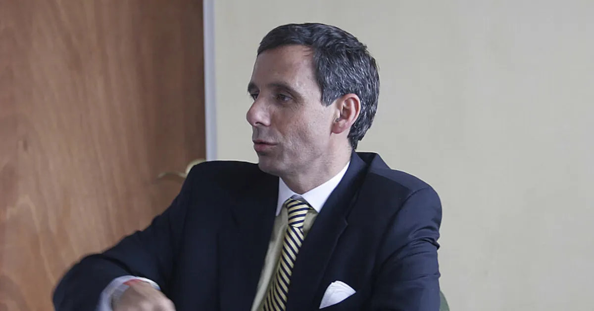 Ministro de Hacienda plantea reducir ministerios de 19 a 13 por el déficit fiscal