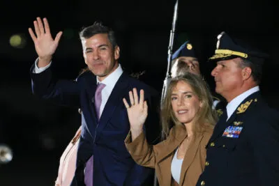 El presidente de Paraguay, Santiago Peña, viaja a Cali para la investidura de Abelardo de la Espriella