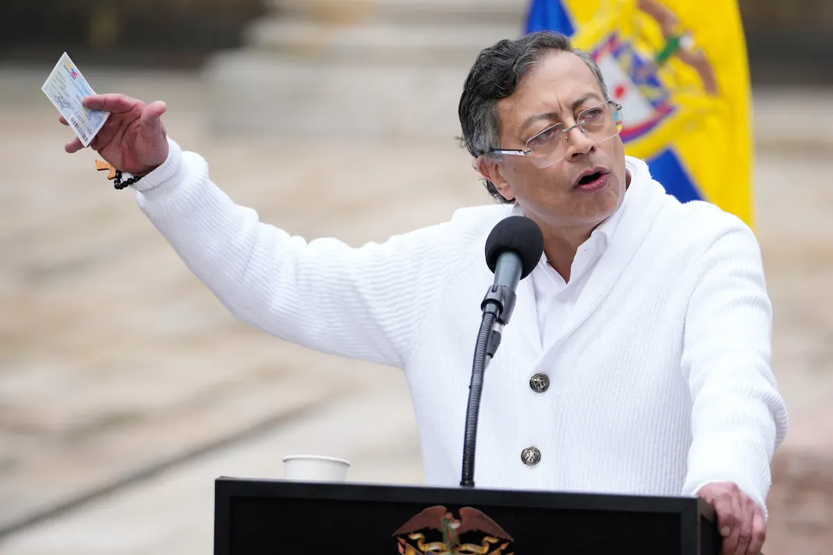 Petro confirma que dejará la presidencia el 7 de agosto y reitera que el proceso continúa “ante el pueblo”