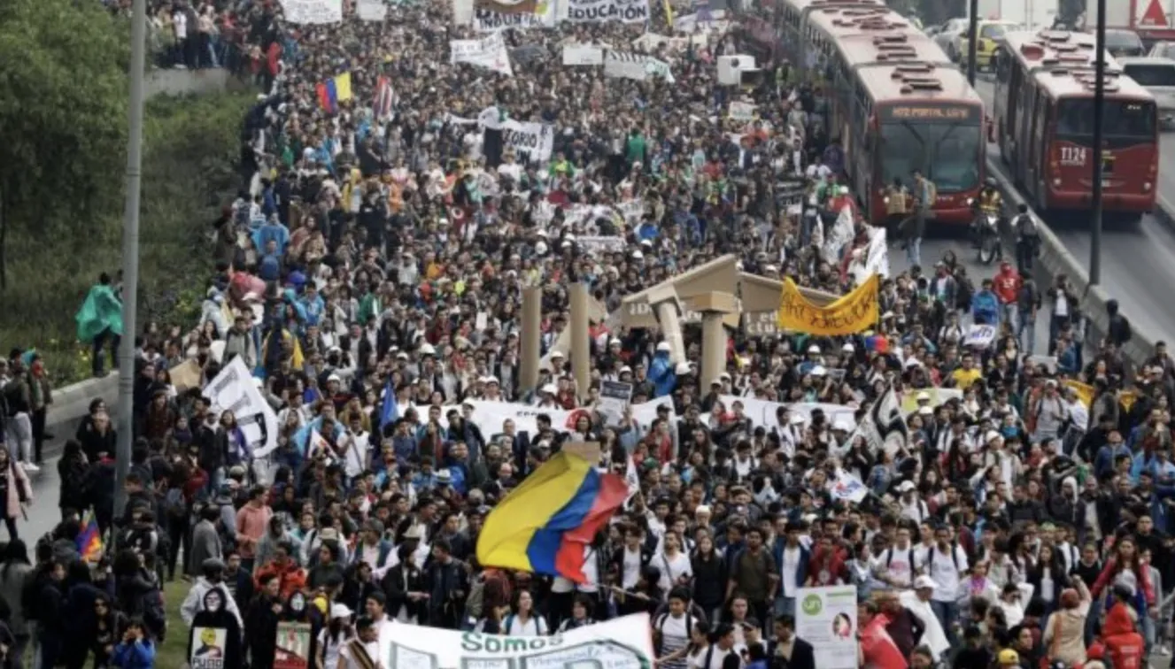Presidente anuncia intervención policial en universidades sin aval de directivas