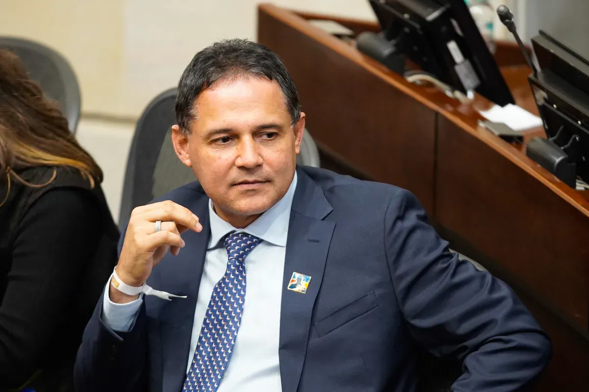 El Senado elige a Honorio Henríquez como su presidente en una jornada que reordena el mapa político