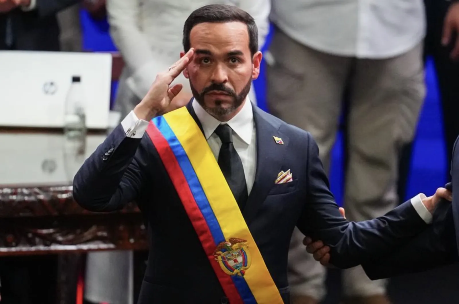 De la Espriella asumió la presidencia en Cali y lanzó un ultimátum a las estructuras criminales