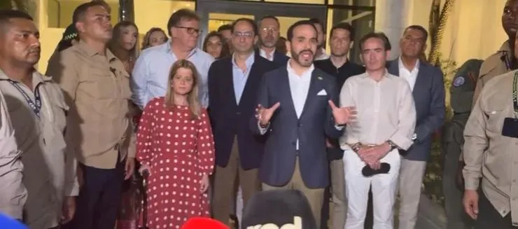 De La Espriella se reúne por primera vez con su gabinete y pide unidad ante la crisis