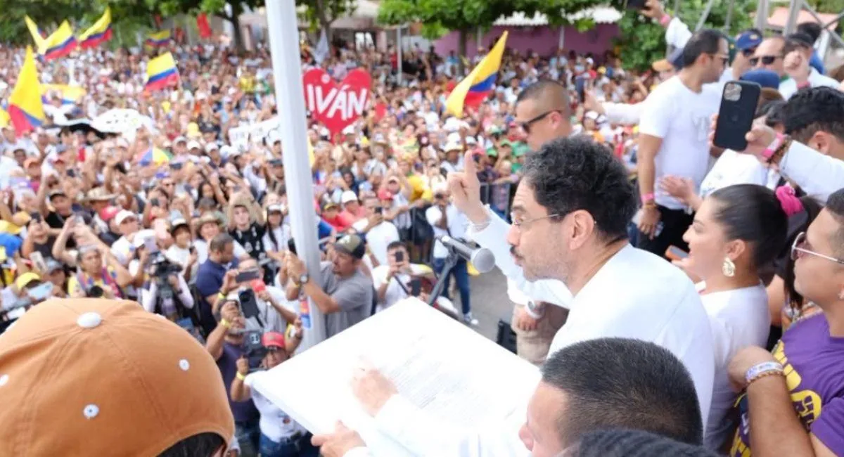 Iván Cepeda presenta el 'Gabinete por la Vida', una instancia de la oposición para seguir al gobierno de De la Espriella