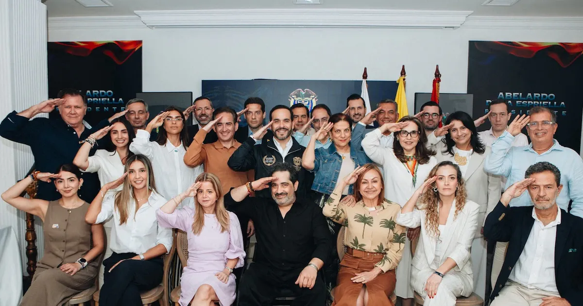 De la Espriella reunió a su gabinete en Barranquilla y prometió que el Gobierno estará listo desde el primer día