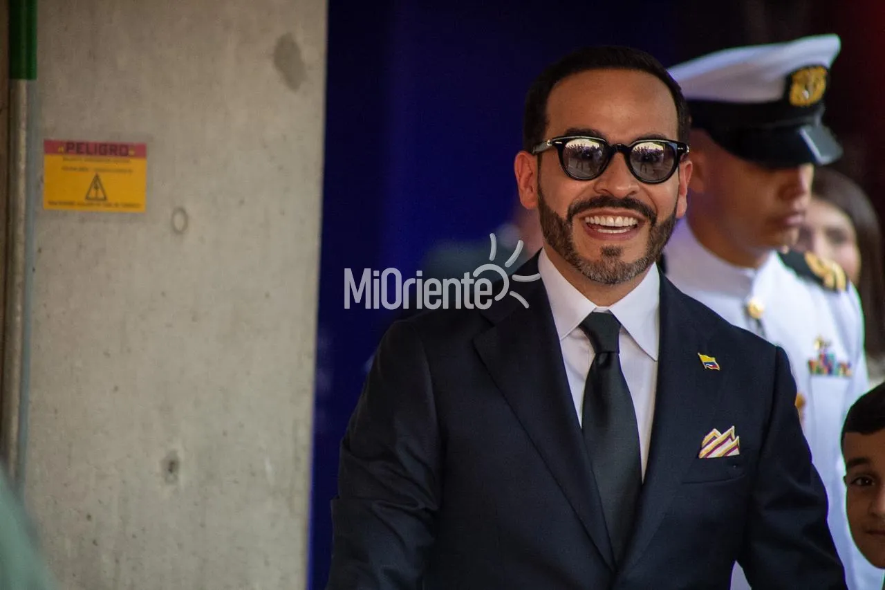 Abelardo de la Espriella asume la Presidencia y sucede a Gustavo Petro