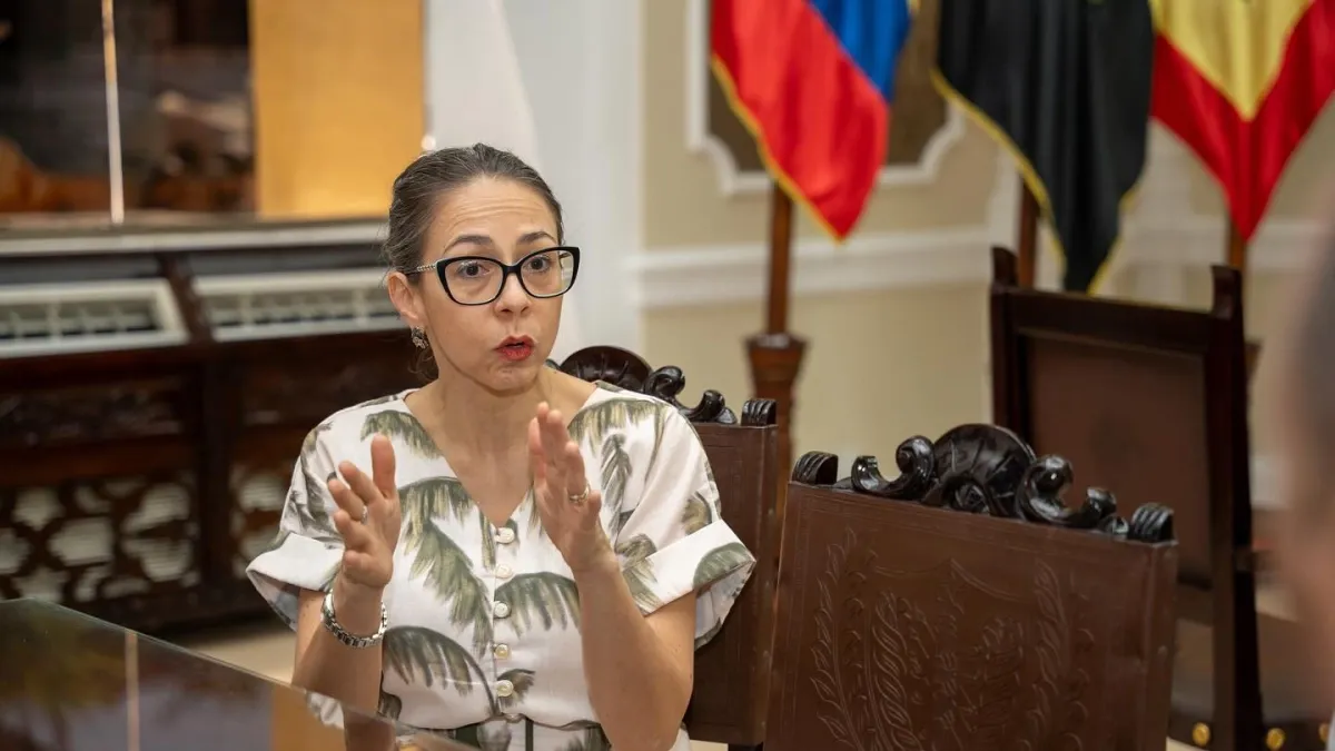 Exembajadora cuestiona el retiro de su candidatura a la Corte Penal Internacional