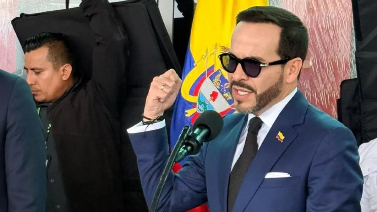 Abelardo De La Espriella firmó directiva presidencial sobre comunicación y atención a medios