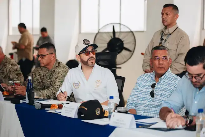 De la Espriella anuncia donaciones, acuerdos bancarios y emergencia económica para la reconstrucción