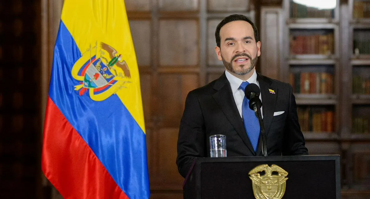 De la Espriella dice que Colombia paga con “gota a gota” la deuda del “derroche” de Petro