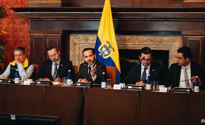 Abelardo de la Espriella designa nuevos directores en cuatro entidades clave del Estado