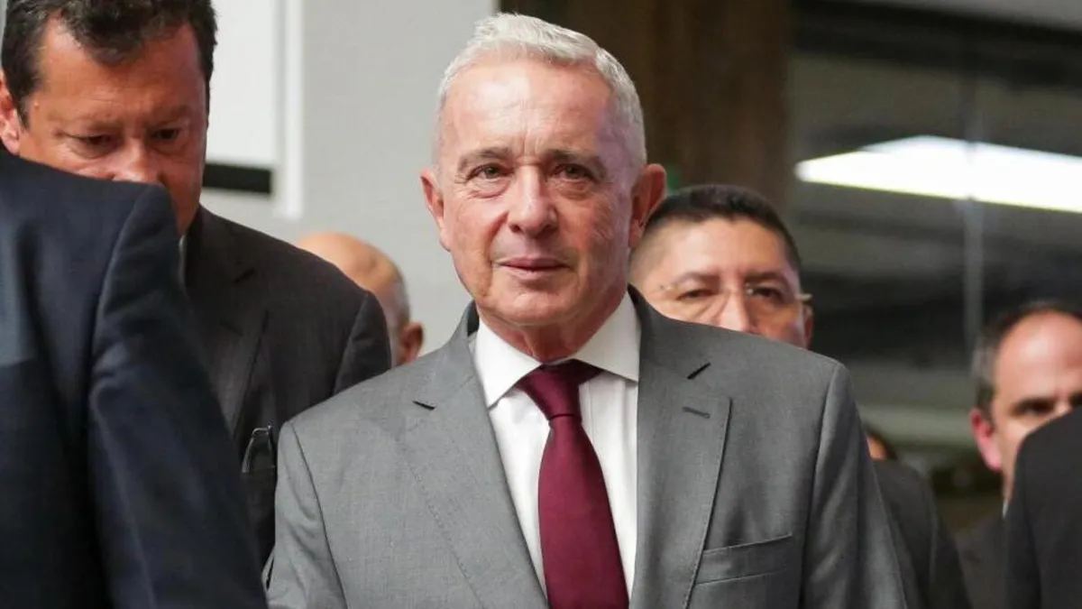 Álvaro Uribe envía mensaje a Abelardo De La Espriella antes de su posesión: pide que primen la tranquilidad y la felicidad