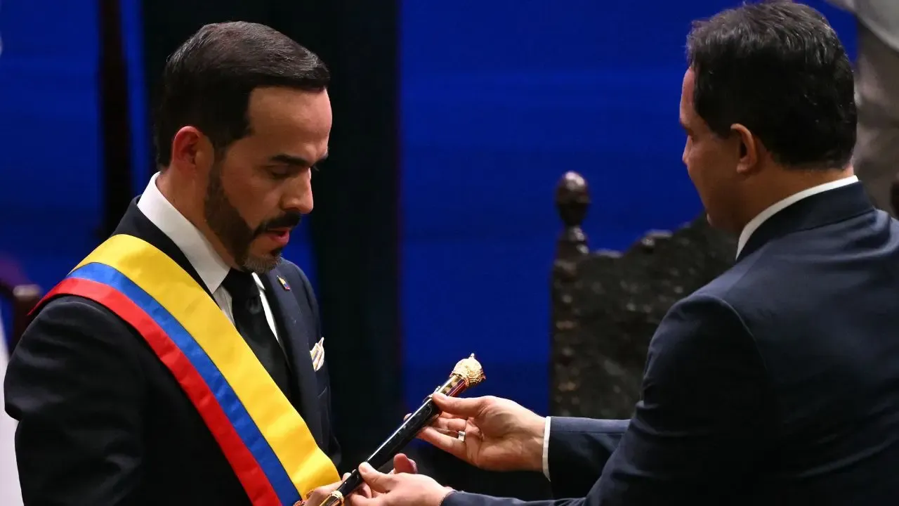 De la Espriella juró como presidente y llamó a construir la 'Patria Milagro'
