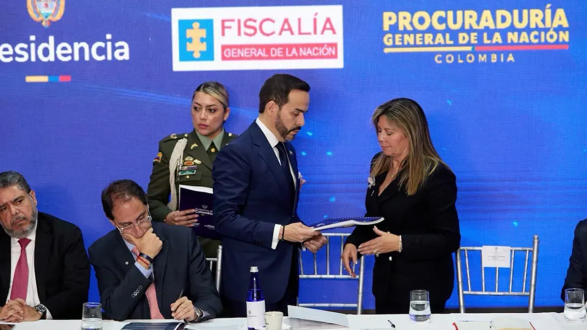 Fiscalía conforma equipo para investigar más de 80 casos de supuesta corrupción del gobierno Petro