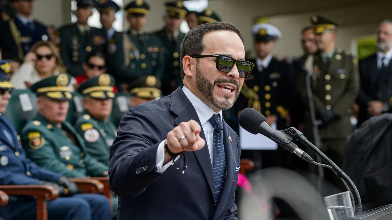 Fiscalía reactiva órdenes de captura contra disidencias de las FARC por instrucción del presidente