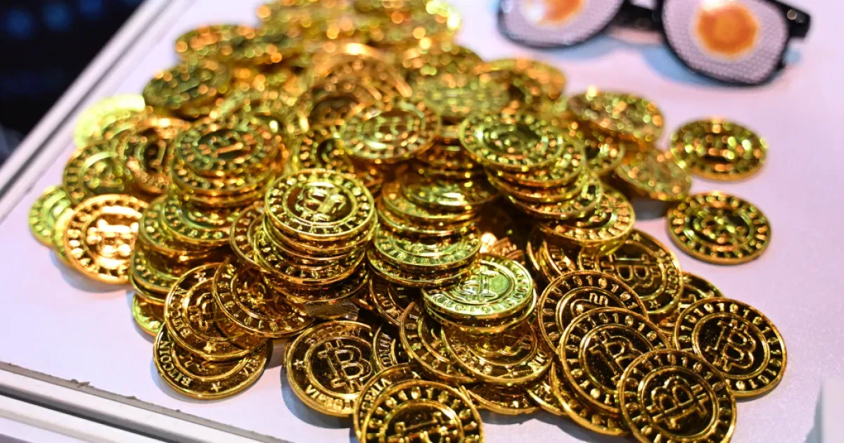 Fuerza pública en la DIAN y lupa sobre criptomonedas: las nuevas medidas del Gobierno contra el contrabando y la evasión