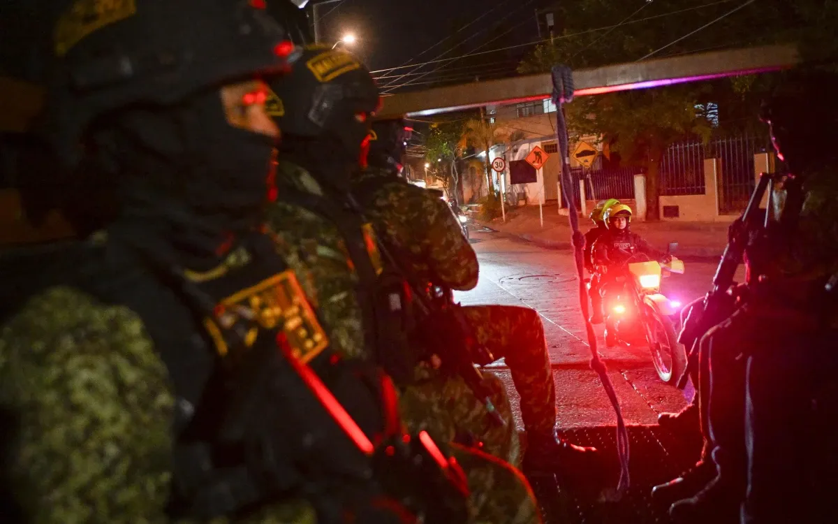 Desactivan una bomba en la zona donde Abelardo de la Espriella asumirá la Presidencia
