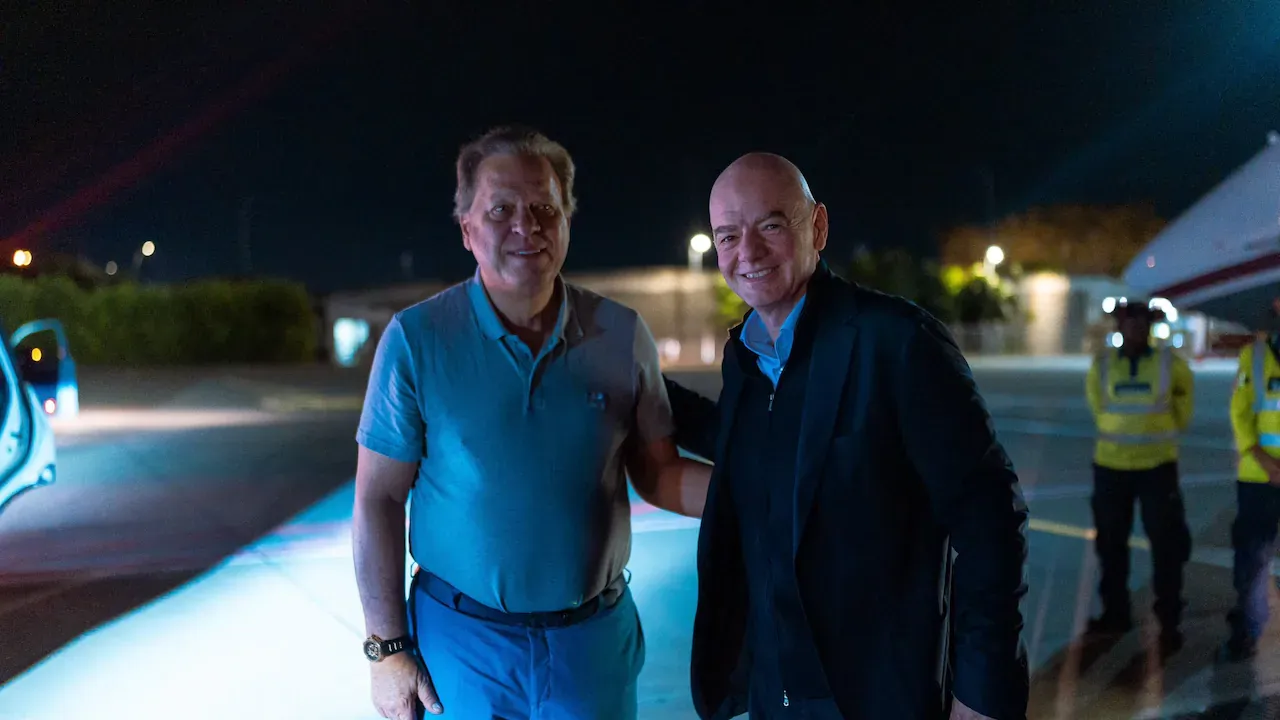 El presidente de la FIFA, Gianni Infantino, llegó a Cali para la posesión de Abelardo de la Espriella