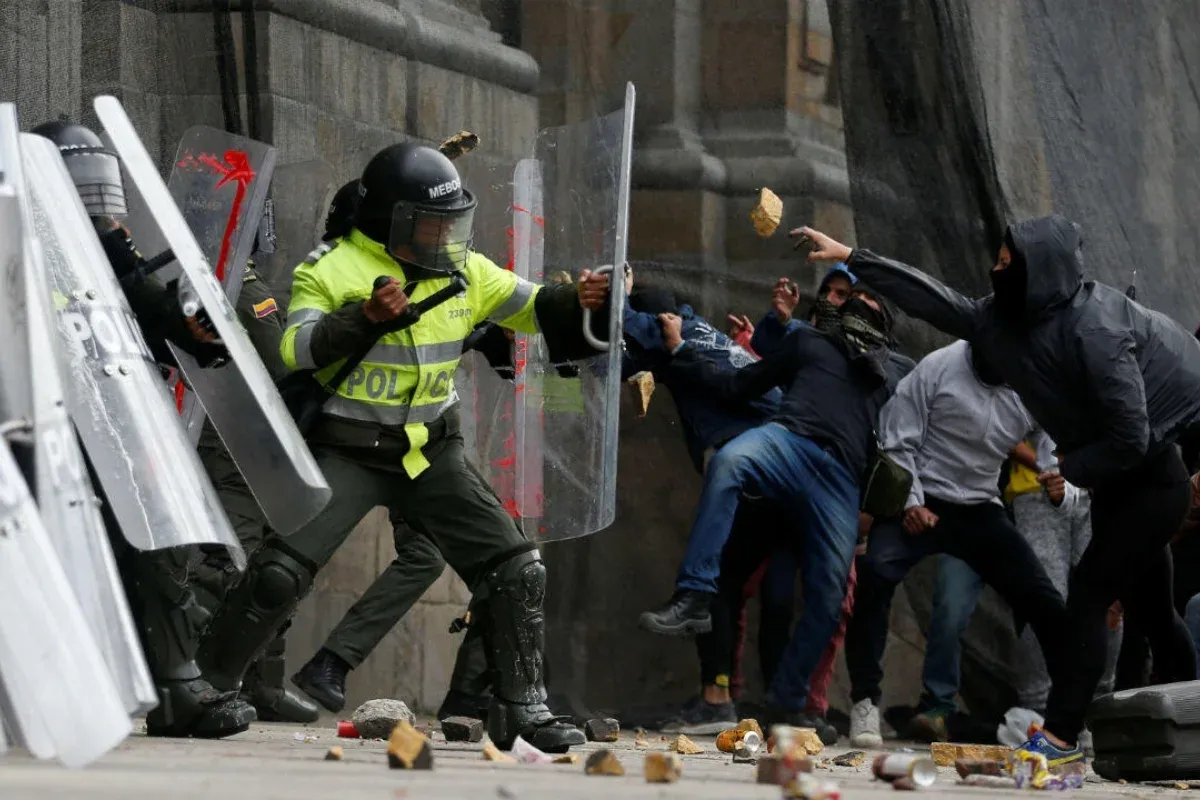 Borrador de decreto redefine las reglas de la protesta y amplía facultades de la Fuerza Pública