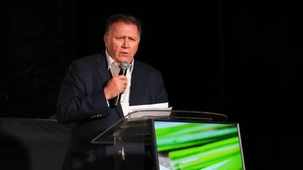 Gobierno anuncia plan para convertir a Colombia en potencia exportadora de pollo y huevo