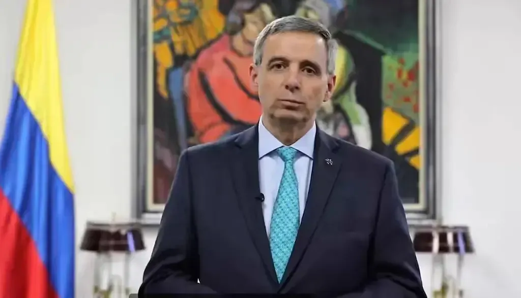 Colombia alista una norma fiscal para recortar más de 12.000 millones de dólares del gasto estatal