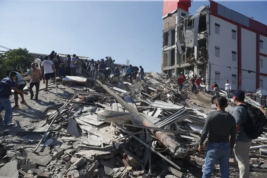 Colombia decreta tres días de duelo nacional tras terremoto que deja cerca de 240 muertos