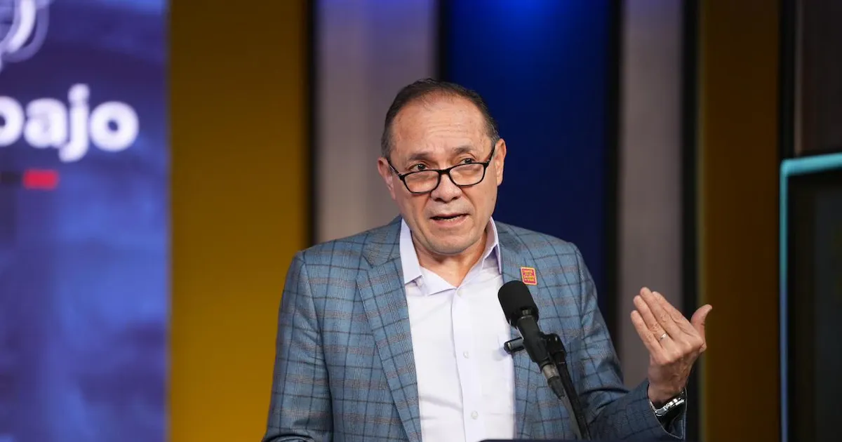 El Gobierno de Abelardo de la Espriella no reglamentará el trabajo por horas y el ministro saliente pidió hacer seguimiento