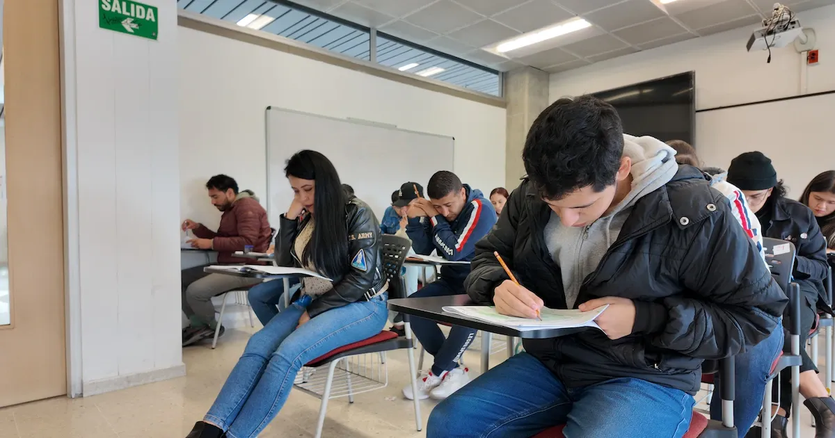 El Gobierno de Abelardo de la Espriella expidió decretos para restablecer las clases en zonas afectadas por el terremoto