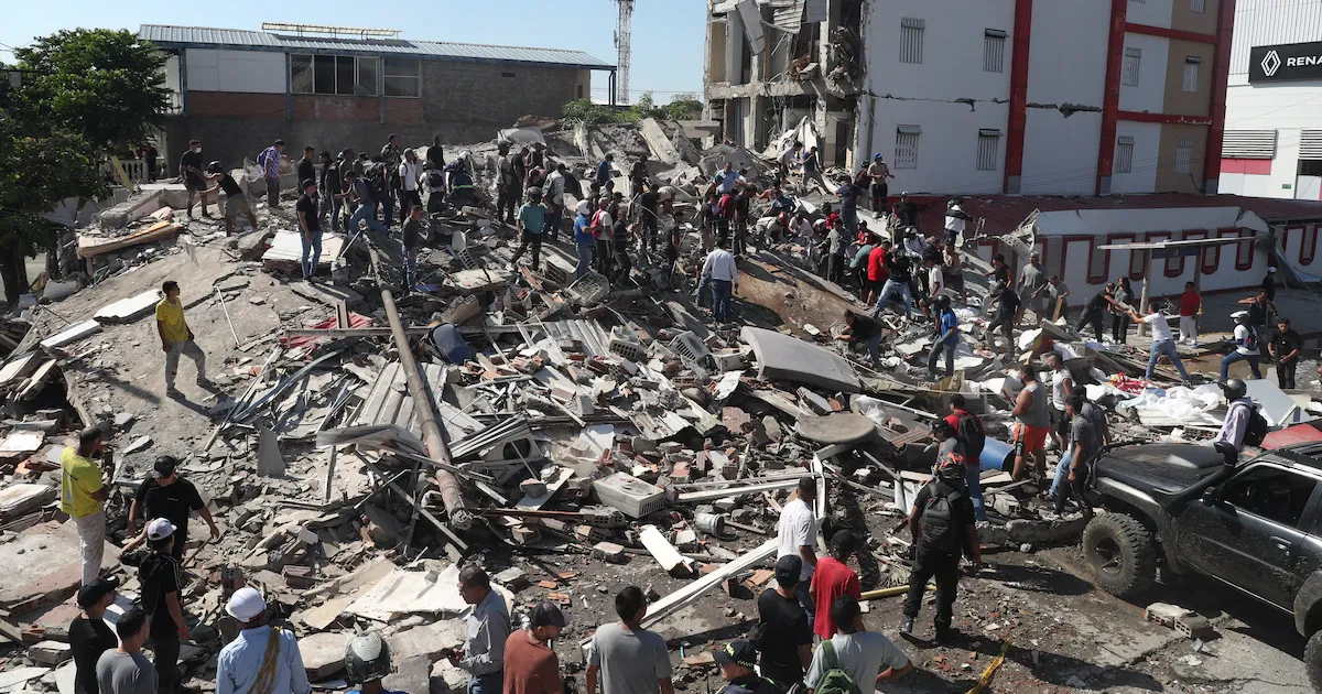 Abelardo de la Espriella declara desastre nacional por sismo de magnitud 7.4 y pide balance a la Unidad de Riesgo