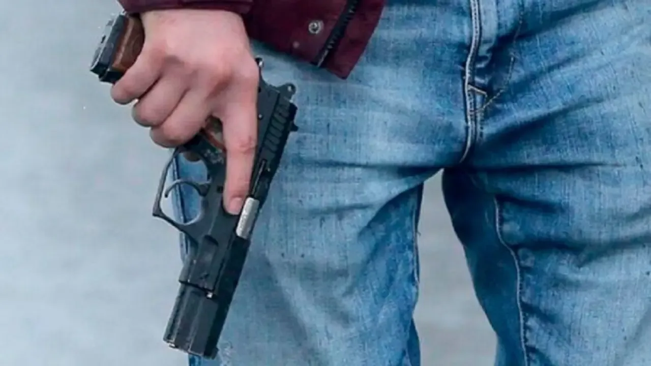 Gobierno de De la Espriella levanta la suspensión general de permisos para porte de armas de fuego