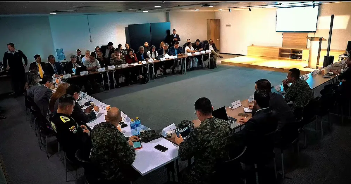 Gobierno de la Espriella instala primera mesa de seguridad con transportadores de carga y anuncia drones en las carreteras