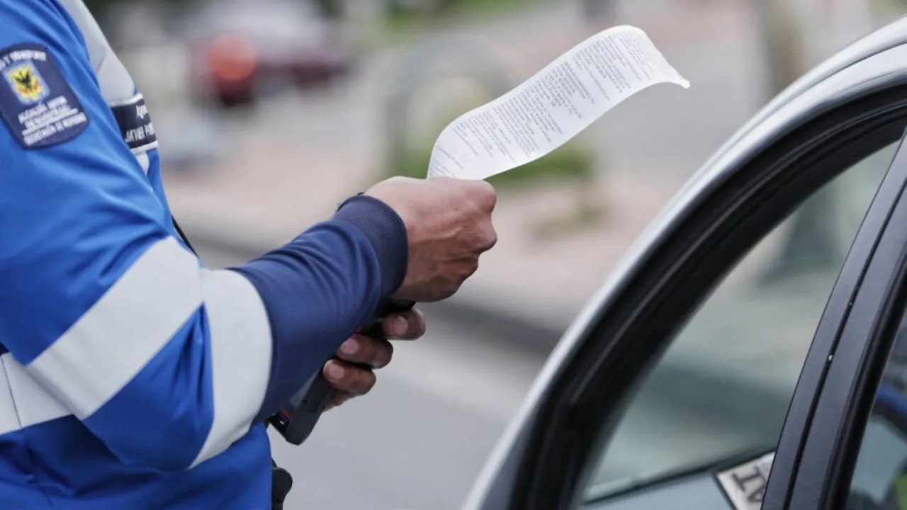 Gobierno De la Espriella expide resolución para regular los carros “caza fotomultas”
