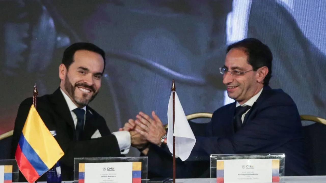 Gobierno de De la Espriella inicia con 53 % de aprobación, según Atlas Intel