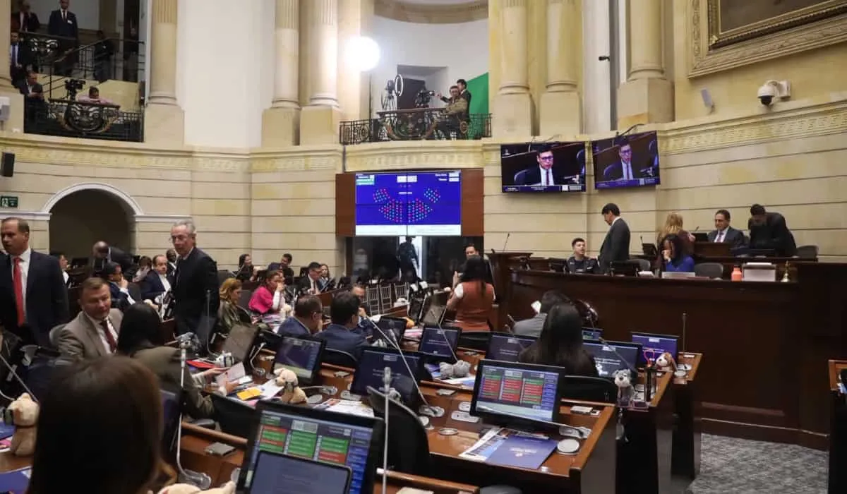 Gobierno de De la Espriella radica proyecto de ley para reducir trámites y destrabar inversión