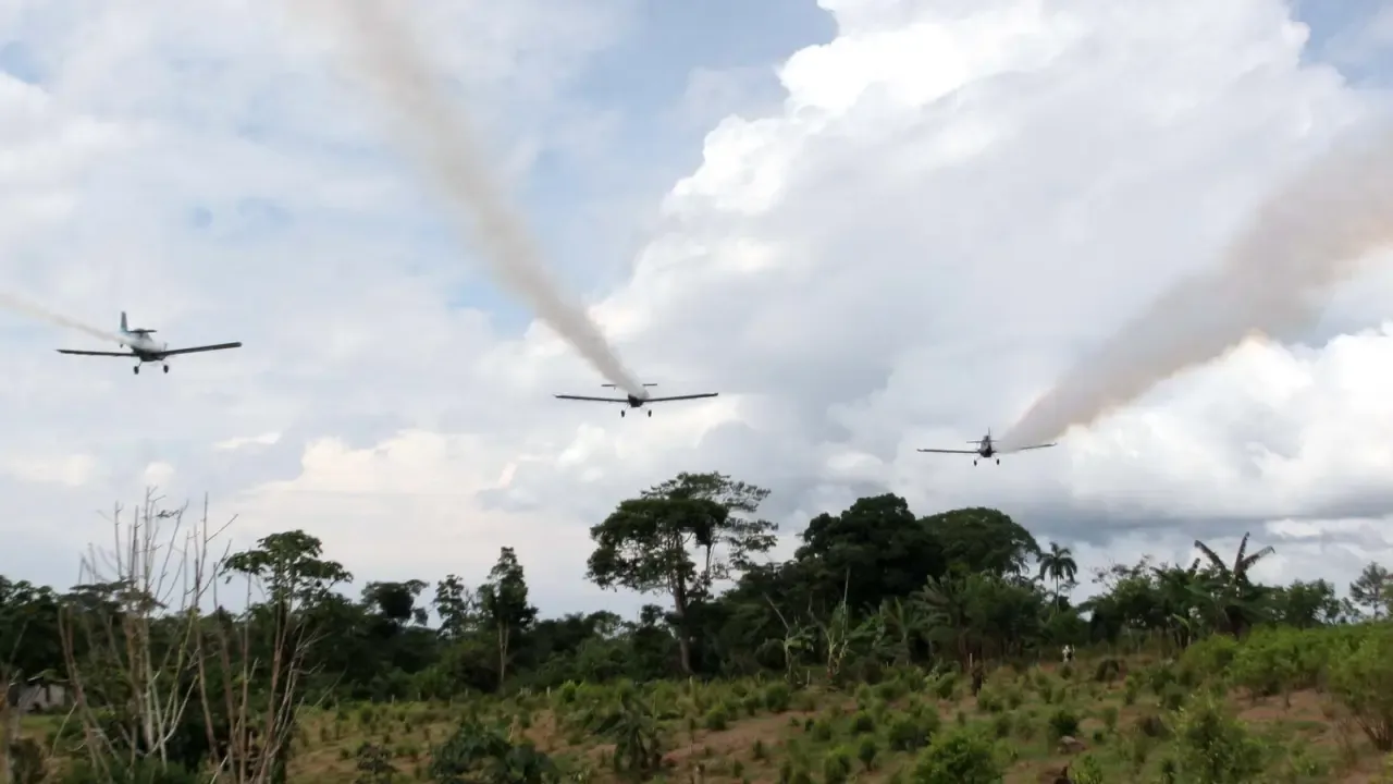 El Gobierno deroga la resolución que prohibía la aspersión aérea con glifosato en cultivos ilícitos