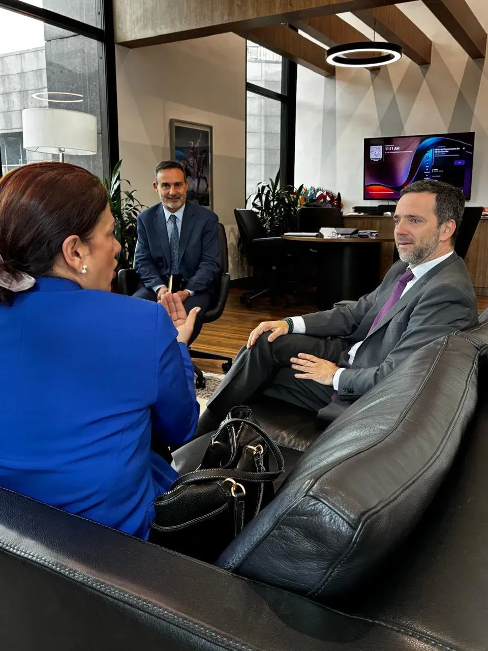 Ministra TIC designada, Alexandra Falla, se reúne con el BID para hablar de transformación tecnológica