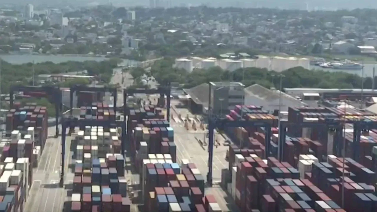 Gobierno firma decreto para modernizar los puertos en Colombia