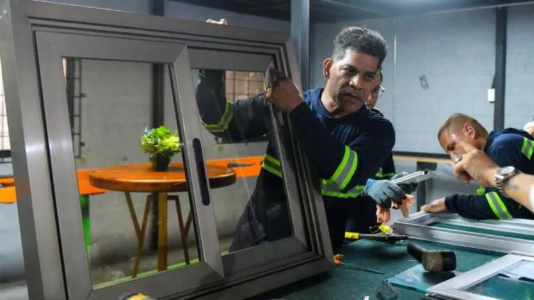 Colombia sube del 10% al 35% el arancel al vidrio flotado incoloro importado