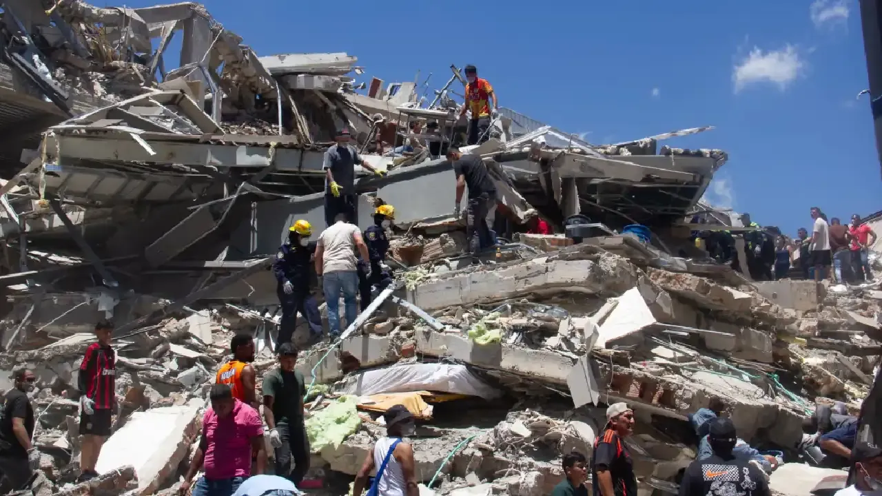 Presidente De la Espriella anuncia paquete de ayudas para afectados por terremoto en Pereira