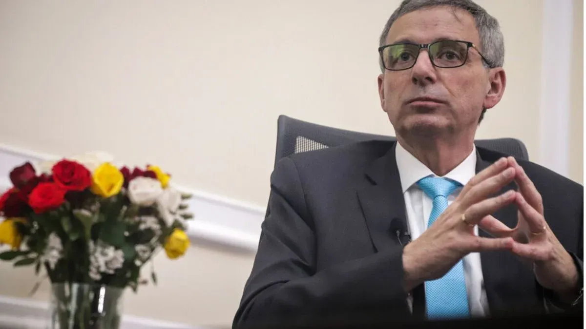 El Gobierno no descarta acudir al FMI para atender la crisis fiscal, según el ministro de Hacienda